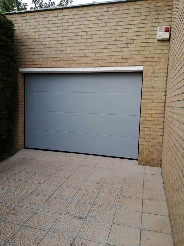 Porte-garage-Speciale-Fermetures